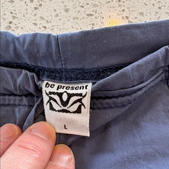 Be present yoga pants - Picture 4 of 5